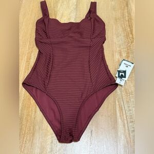 Rip Curl Women Plum Onepiece Swimsuit NWOT SZ S D-DD